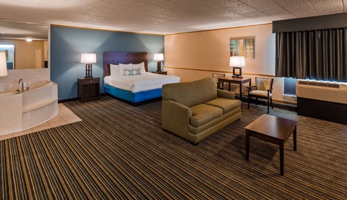 Suite, 1 King Bed, Non Smoking, Jetted Tub (with Sofabed)