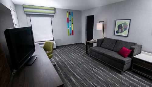 Suite, 1 King Bed, Non Smoking
