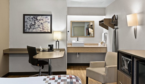 Superior Room, 1 King Bed (Smoke Free)