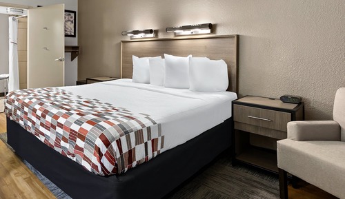 Deluxe Room, 1 King Bed, Accessible (Roll-In Shower, Smoke Free)