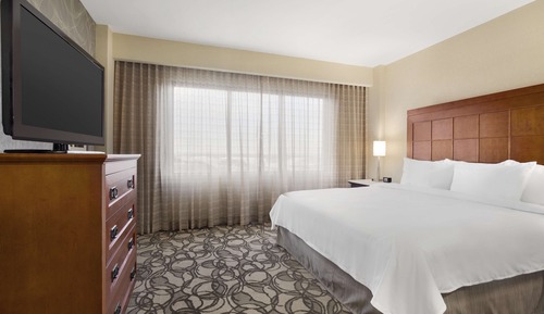 Suite, 1 King Bed, Accessible, Bathtub (Mobility & Hearing)