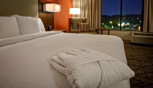 Standard Room, 1 King Bed