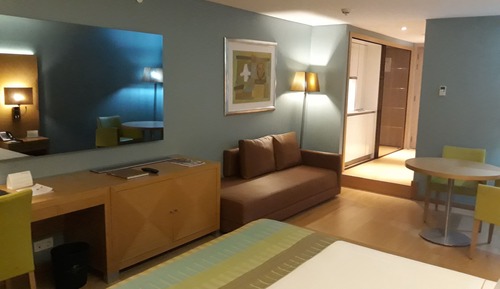 Deluxe Double Room, 1 Queen Bed, Kitchenette, Partial Sea View