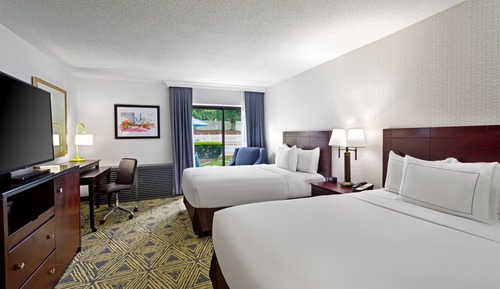 Room, 2 Queen Beds, Non Smoking, Patio
