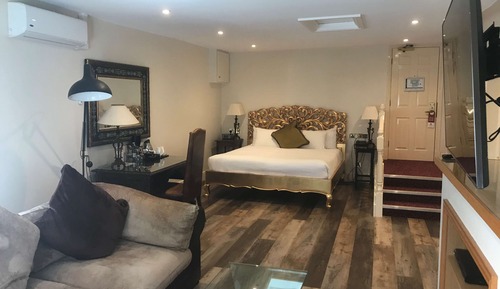 Suite, 1 King Bed, Non Smoking, Jetted Tub