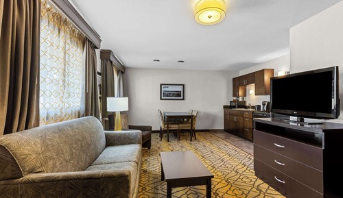 Suite, 2 Queen Beds, Non Smoking, Kitchen (Third bed is a Sofabed)