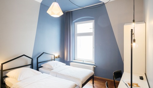 Economy Twin Room, Shared Bathroom