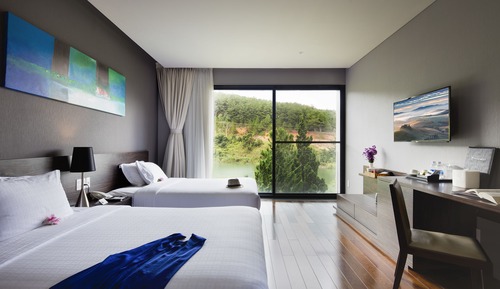 Premium Twin Room in Villa (Shared Villa)