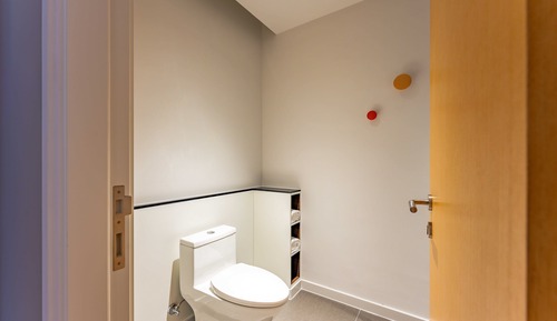 1 King 1 Double Standard