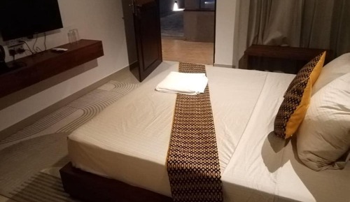 Standard Double Room, Non Smoking, Pool View