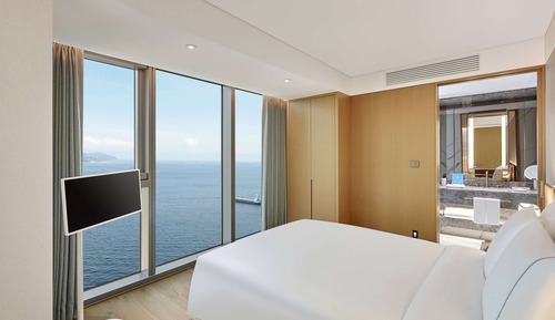 [Evening Reception PKG-Bar access Once per night for 4 guests] Corner Suite 2 Bedroom