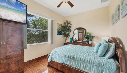 House, Multiple Beds, Pool Access (AA15432)