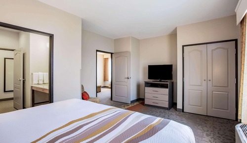 Suite, 1 King Bed, Non Smoking