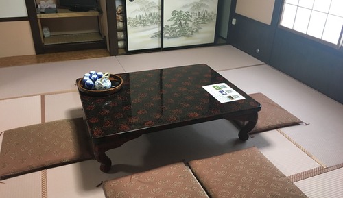 02, Japanese-Style Room (Ayame)