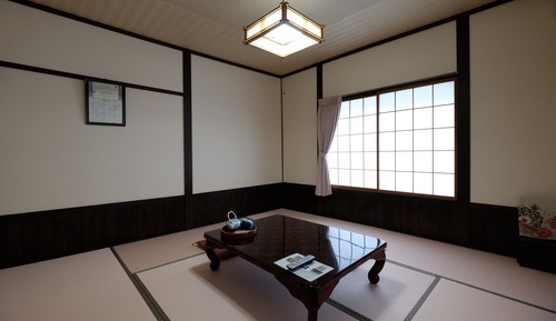 06, Japanese-Style Room (Sakura)