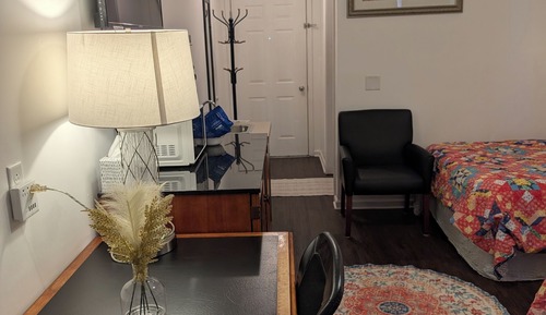 Large Double Bed Room With Kitchenette
