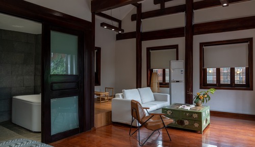 Boutique Room
