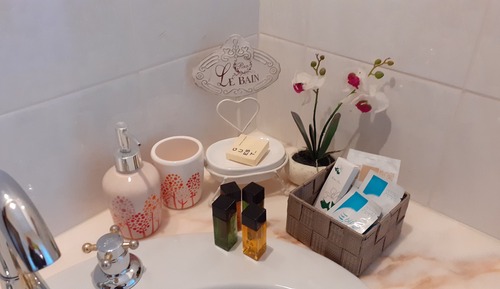 Camera matrimoniale con terrazzo, vista giardino