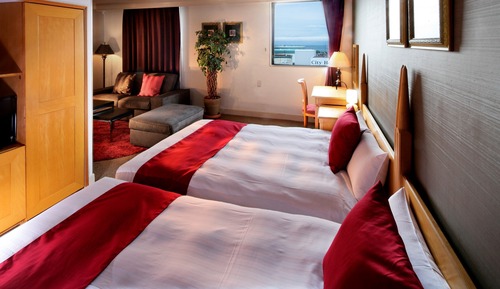 Deluxe Room, 2 Bedrooms, Non Smoking, Partial Ocean View