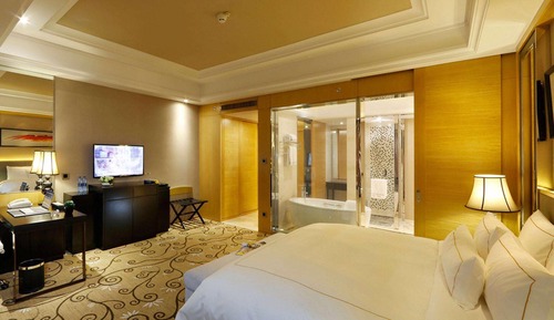 Deluxe Room, 1 King Bed, Non Smoking (Deluxe Royal)