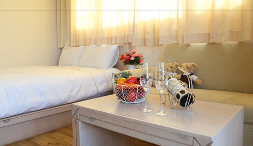 Standard Double Room (15PY, extra person fee over 3 people)