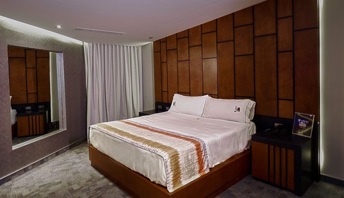 Luxury Suite