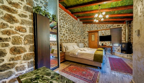 Junior Chalet (Defkalion)