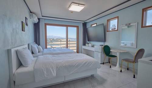 Room (Elmar Twin, Queen+Single, Ocean View)