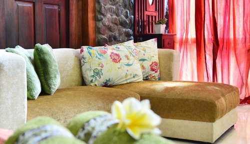 Family Single Room, 1 King Bed, Garden View, Garden Area