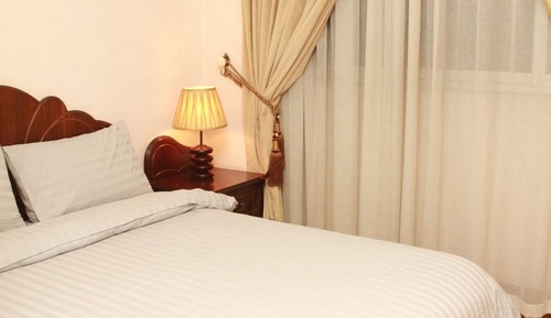 Business Suite, 1 Queen Bed