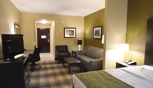 Suite, 1 King Bed, Non Smoking, Refrigerator & Microwave