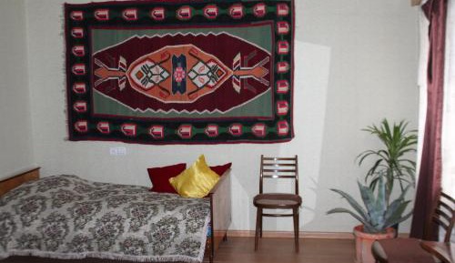 Basic Triple Room with Shared Bathroom