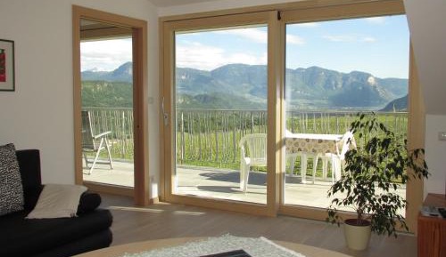 Apartment with Mountain View