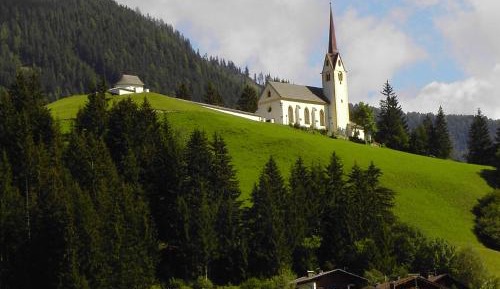 Apartment with Mountain View
