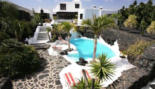 One-Bedroom Apartment (2 Adults)