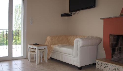 Studio with Garden View