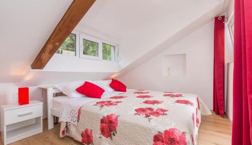 Double Room with Private External Bathroom with Balcony and Sea View 