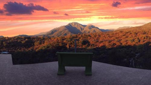 Apartment with Mountain View