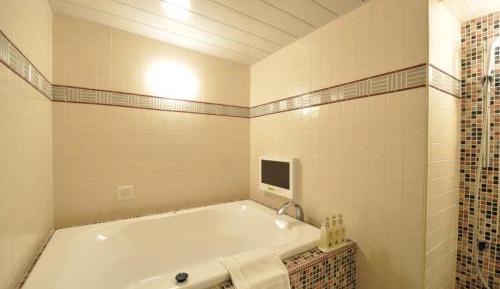 Double Room with Private Bathroom - Smoking
