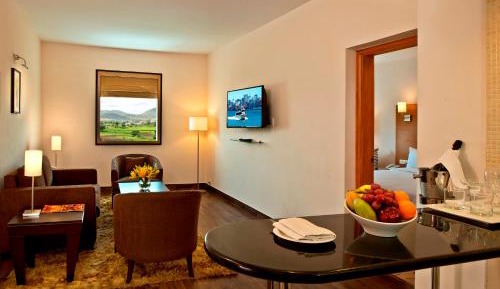 Standard Suite (Complimentary High-tea and Cookies along with one Vegetarian Snack)