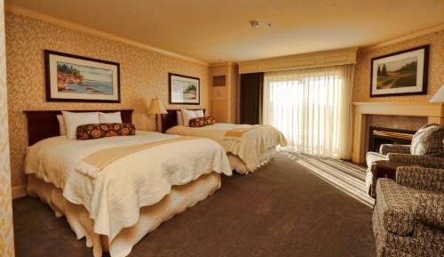 Deluxe Queen Room with Two Queen Beds