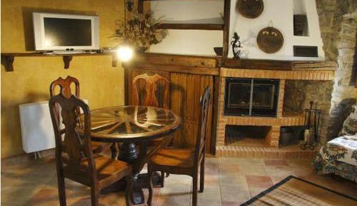 Two-Bedroom Apartment (4-6 Adults)