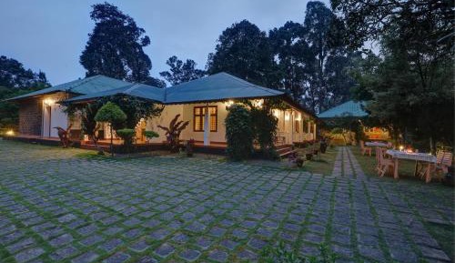 Deluxe Double Room (2 Adults + 1 Child)