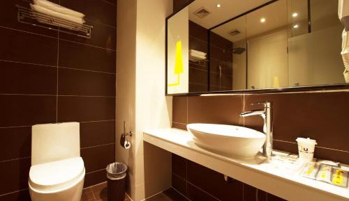 IU Comfort Twin Room