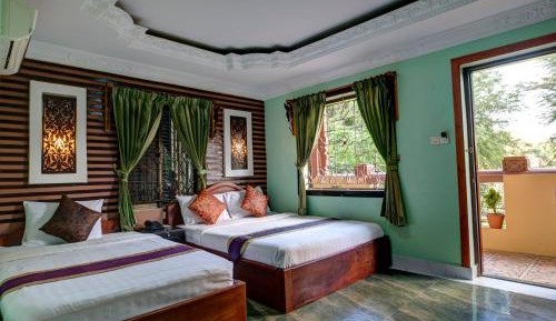 Triple Room