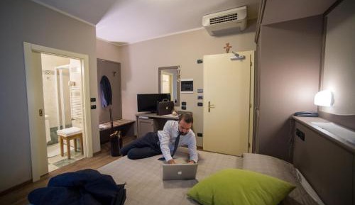 Double or Twin Room - Single Use