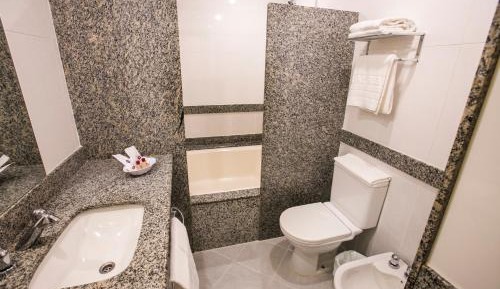 Deluxe Triple Room (1 Double + 1 Single Bed)