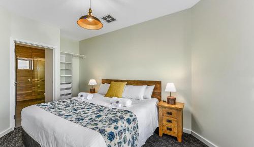 Two-Bedroom Apartment with Ocean View - Westrock