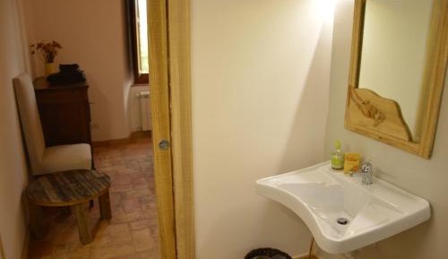 Double Room with Private Bathroom and no bidet