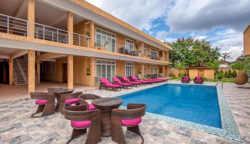 Apartment with Pool View 